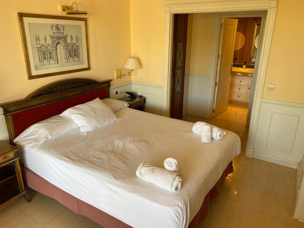 Guadalpin Residences Marbella Esterno foto
